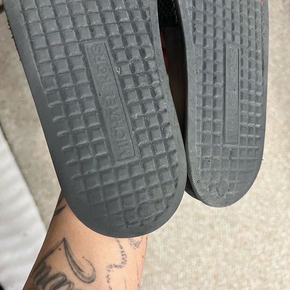 Michael Kors Slides Size 10 - Picture 3 of 3